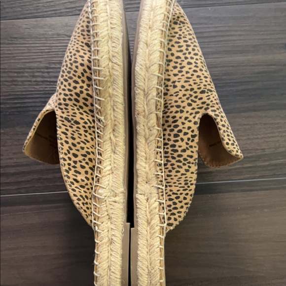 Leopard Slides - Picture 2 of 4